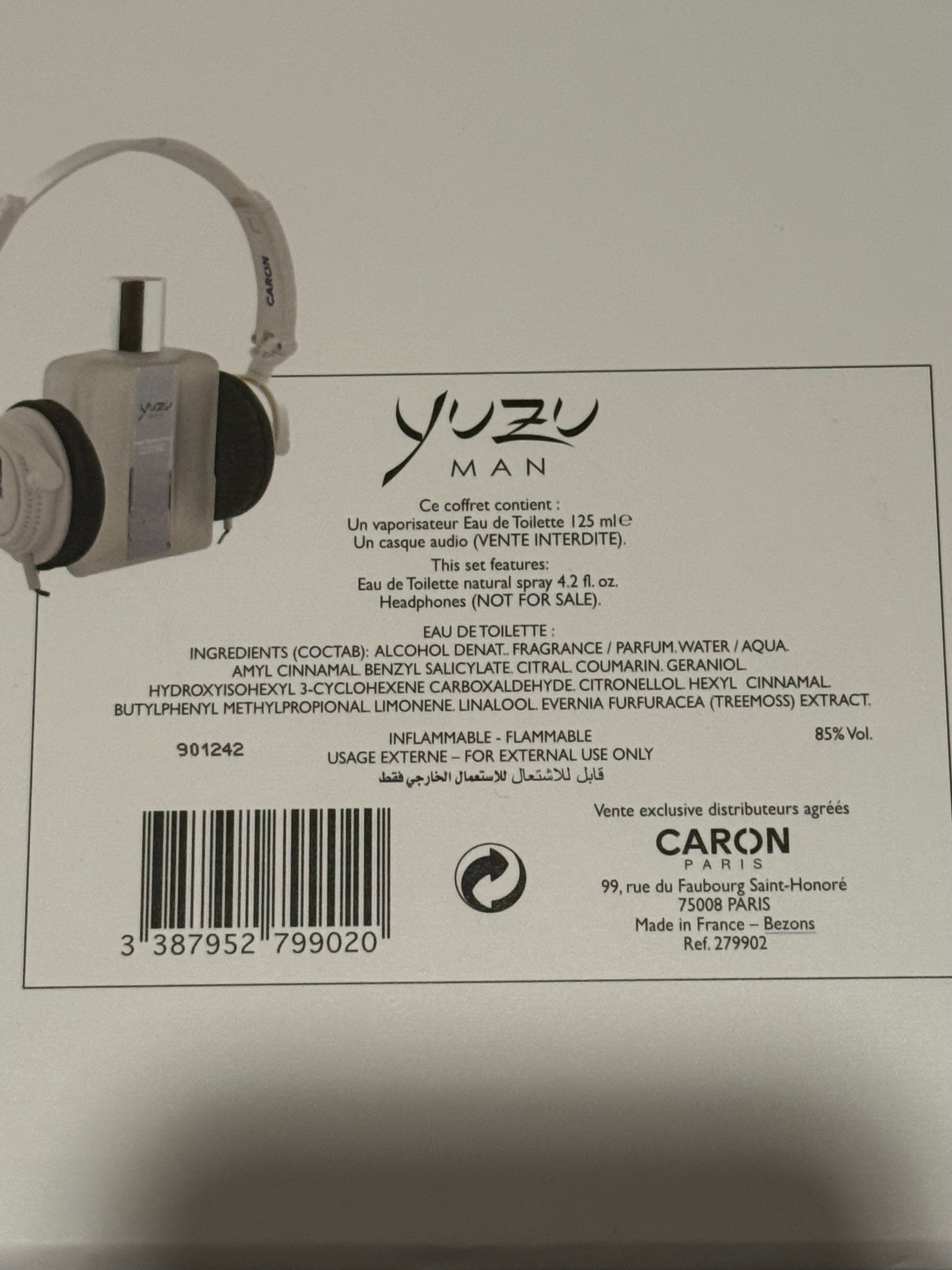 Caron Yuzu EDT Gift Set 4.2 oz EDT spray and headphones